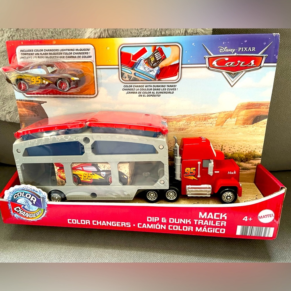 Disney pixar Cars color changing Mack Dip & Dunk Trailer
